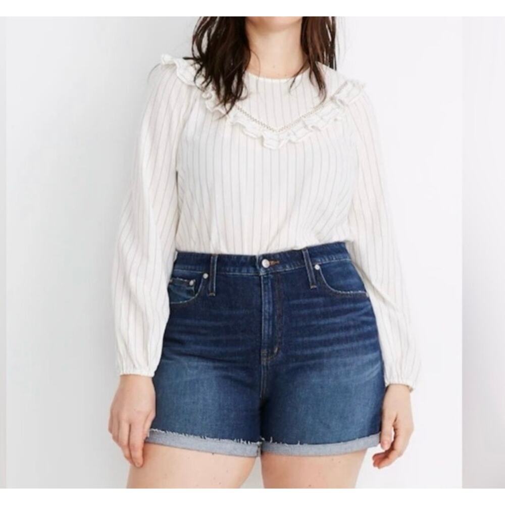 Madewell Sz 37 Curvy High-Rise Denim Shorts in Canterdale Wash Cuffed Raw Hem